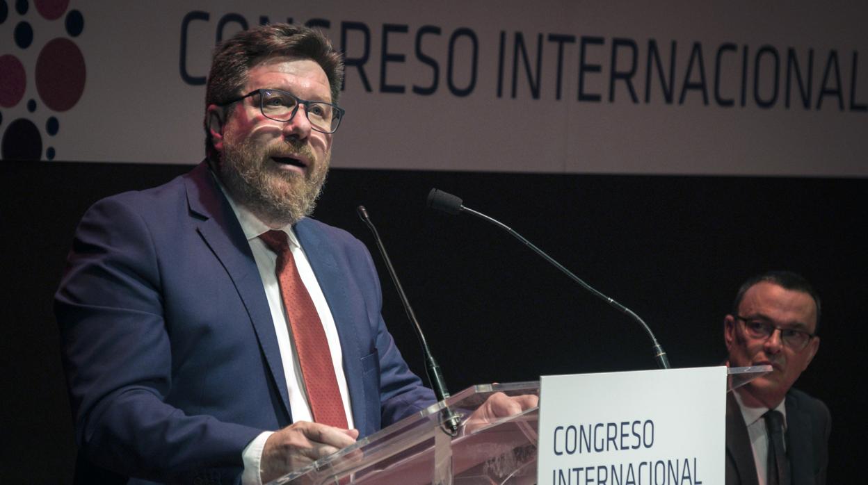 El consejero de Agricultura en el acto de inauguración del IV Congreso Internacional de Frutos Rojos promovido por Freshuelva