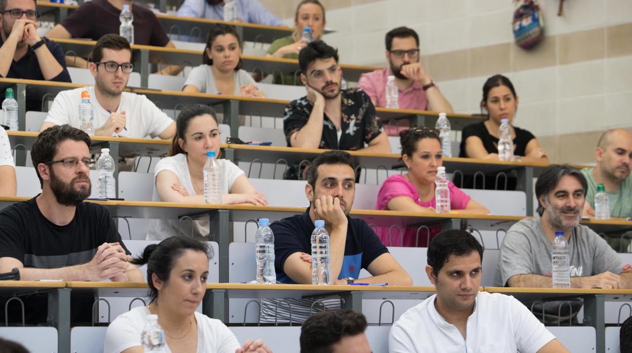 Aspirantes a profesor, en la mañana del domingo en Rabanales