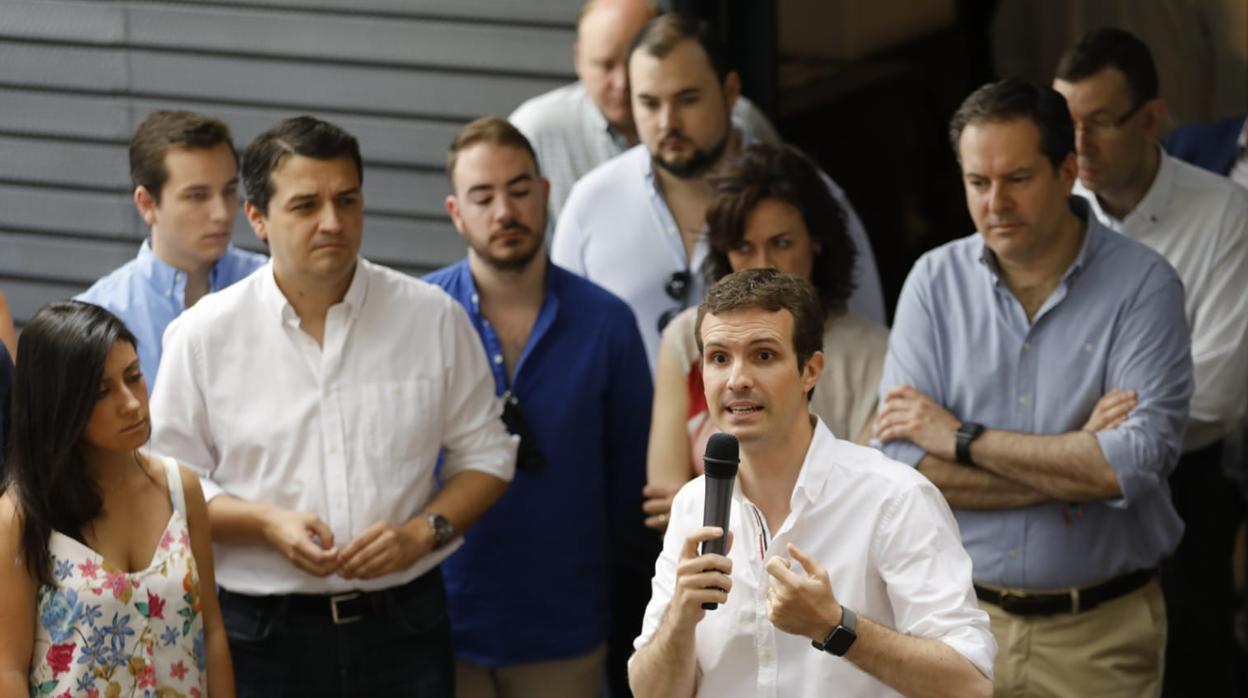 Casado alaba al PP de Córdoba: «Su neutralidad en las primarias es lo adecuado. Exijo juego limpio»