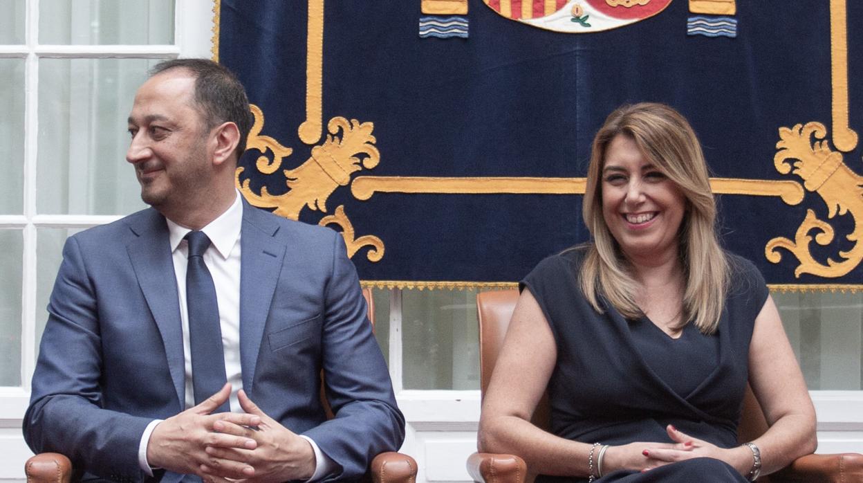 Alfonso Rodríguez Gómez de Celis junto a Susana Díaz el día de su toma de posesión