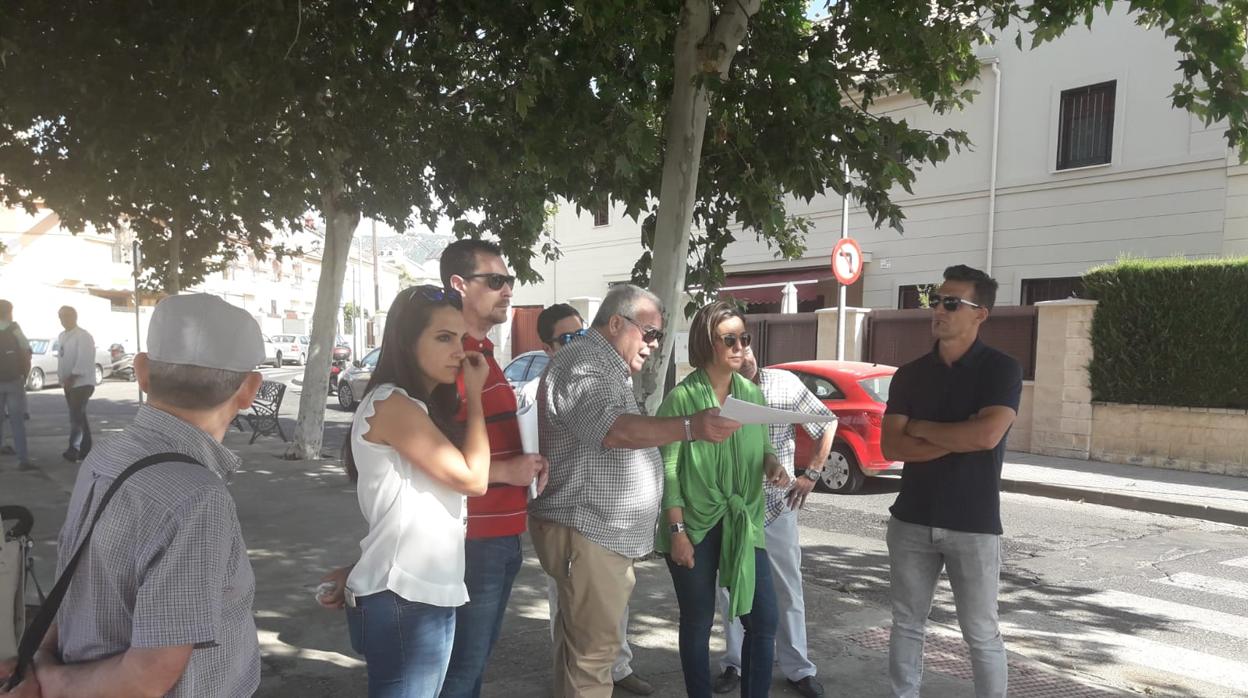 La alcaldesa, durante su visita a San Rafael de la Albaida