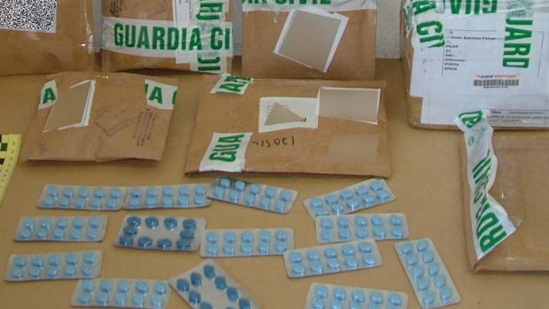 Detenido por comprar más de 2.800 pastillas de «falsa viagra» en India