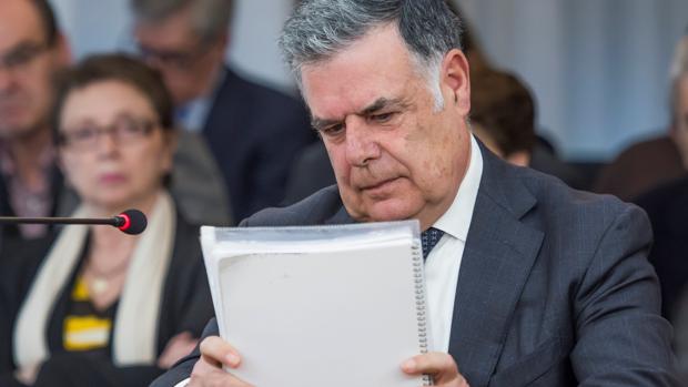 Viera achaca a su «equipo técnico» el diseño del modelo del sistema de los ERE