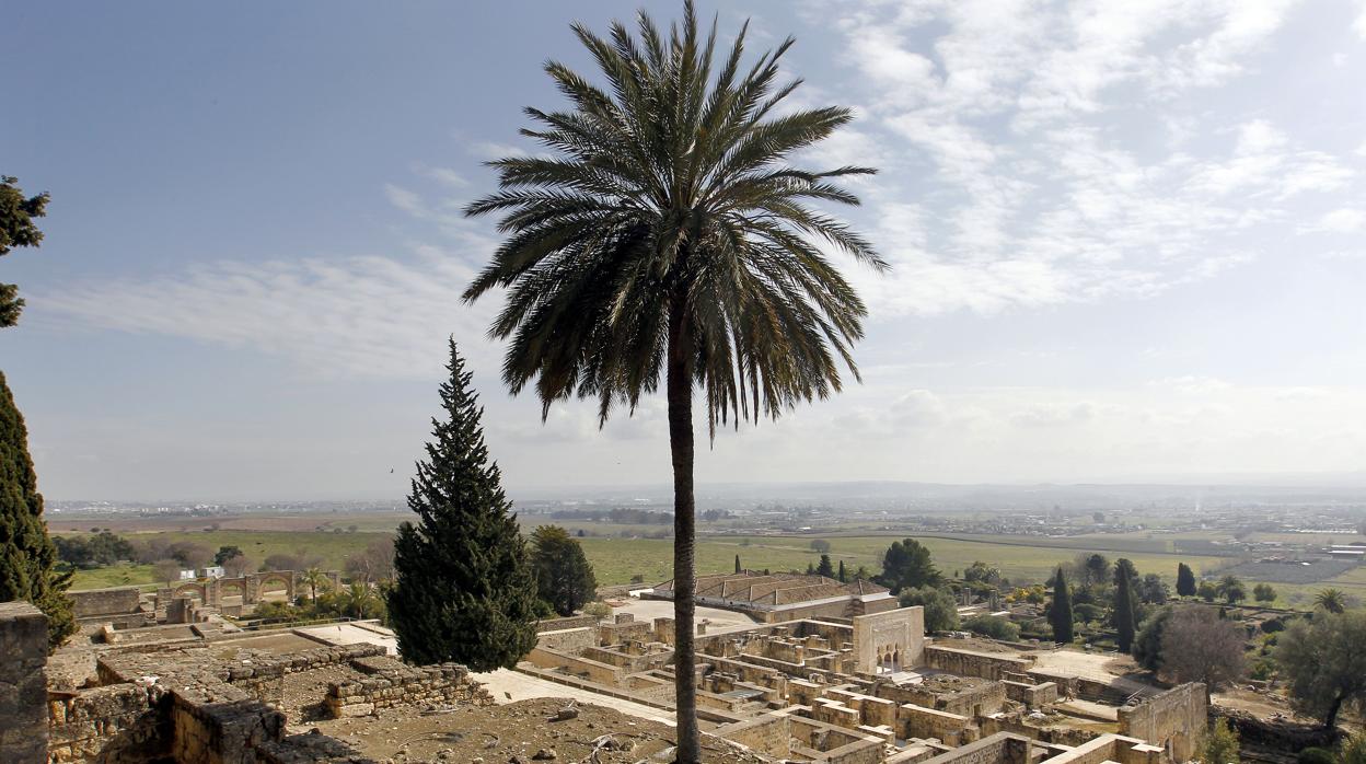 Panorámica desde la ciudad palatina con Córdoba al fondo