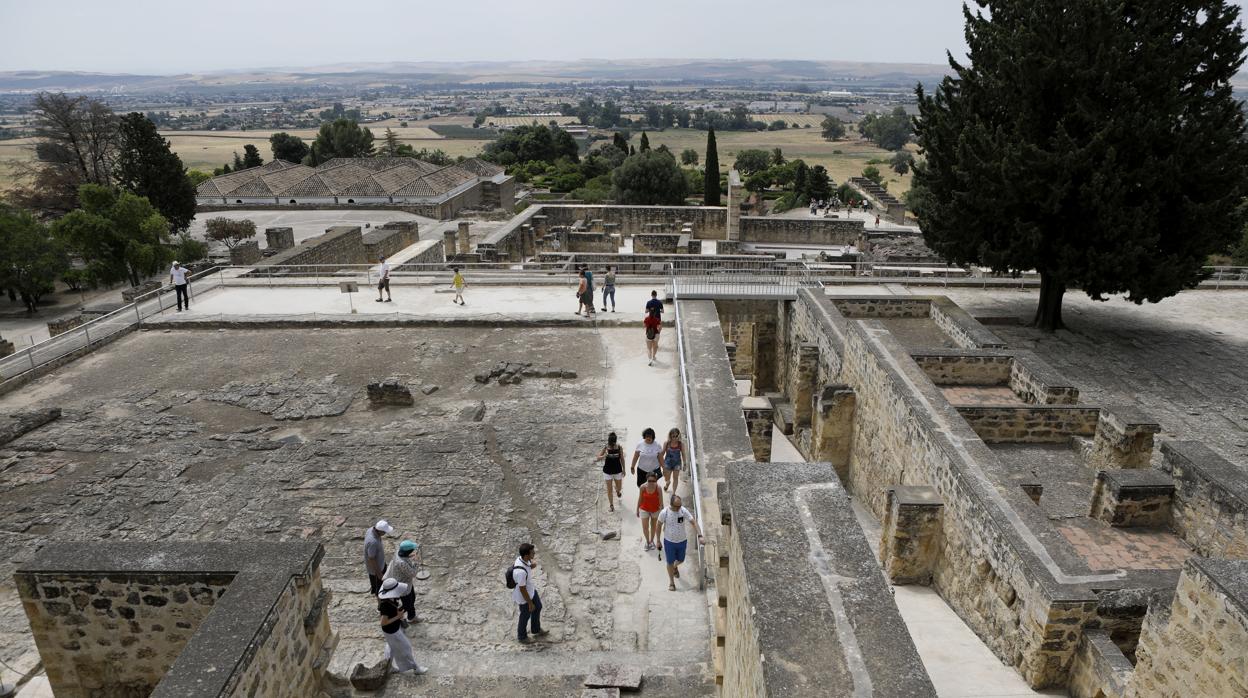 Turistas, este fin de semana visitando Medina Azahara