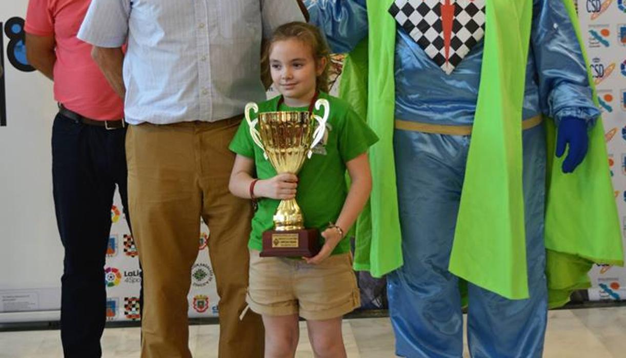 La ajedrecista cordobesa Laura Herrero, con el título de campeona de España