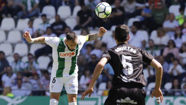 Córdoba CF | Edu Ramos, tras la renovación: «Vamos a estar ahí arriba seguro, es un proyecto ilusionante»