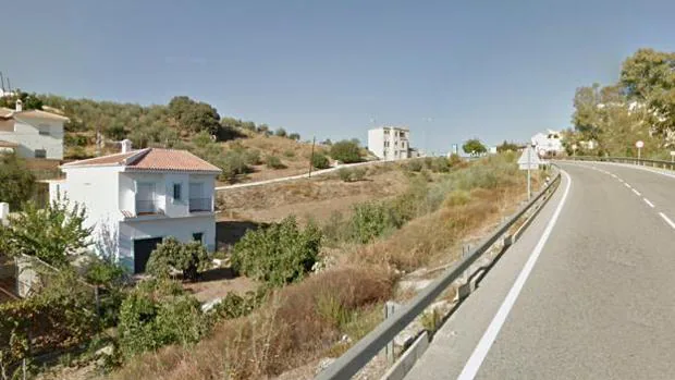 Muere un motorista al salirse de la vía en una carretera de Málaga