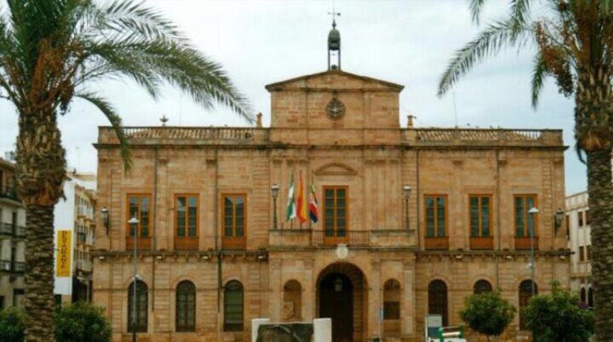 Fachada del Ayuntamiento de Linares