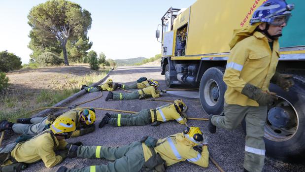 Incendio en el Infoca: 420 bomberos de Córdoba planean huelga para dejar de ser «mileuristas»