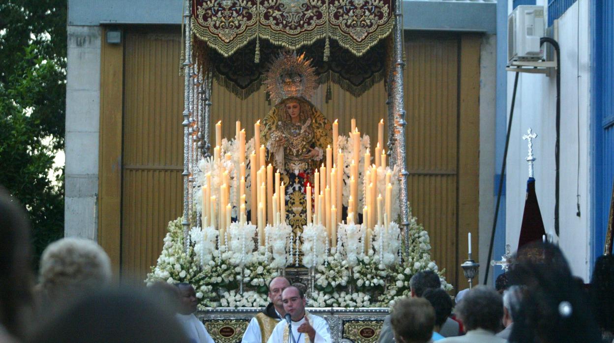 La Virgen de los Dolores de Alcolea, en una salida extraordinaria