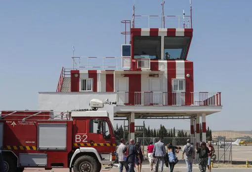 Exterior de la torre de control del Aeropuerto de Córdoba