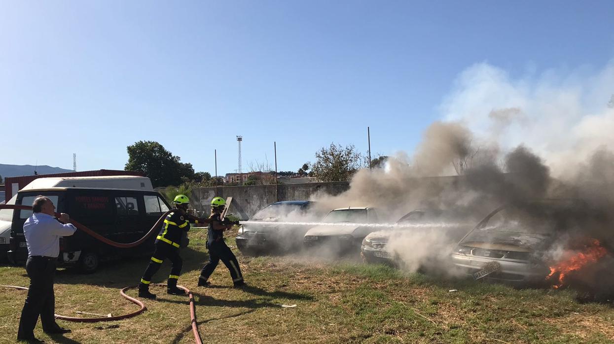 Sofocados cinco incendios en distintas zonas de Algeciras en sólo unas horas