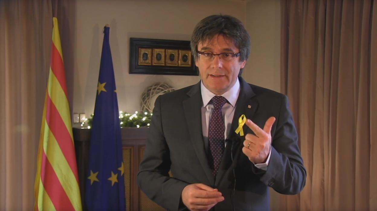 Carlos Puigdemont durante una conferencia