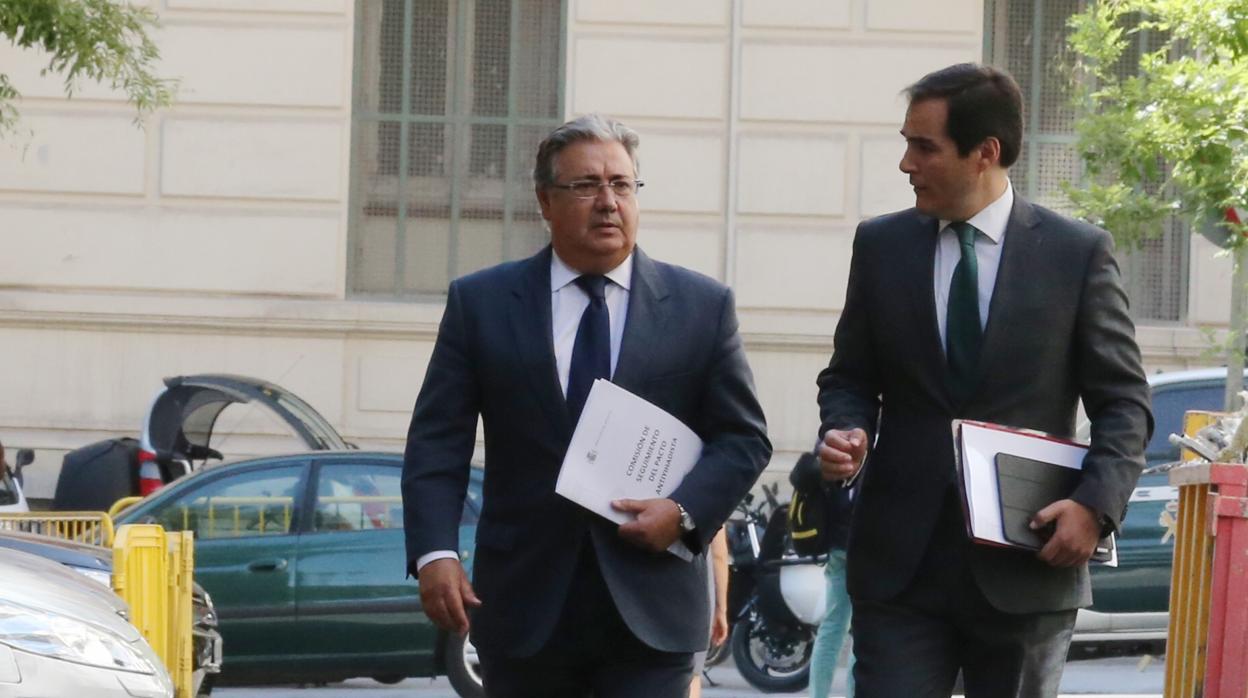 Juan Ignacio Zoido y José Antonio Nieto durante su etapa juntos en el Ministerio del Interior