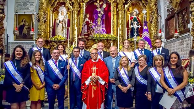 La nueva junta del Nazareno toma posesión