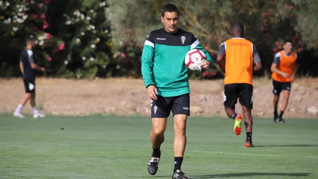 Córdoba CF | Francisco cuida hasta el último detalle en Montecastillo