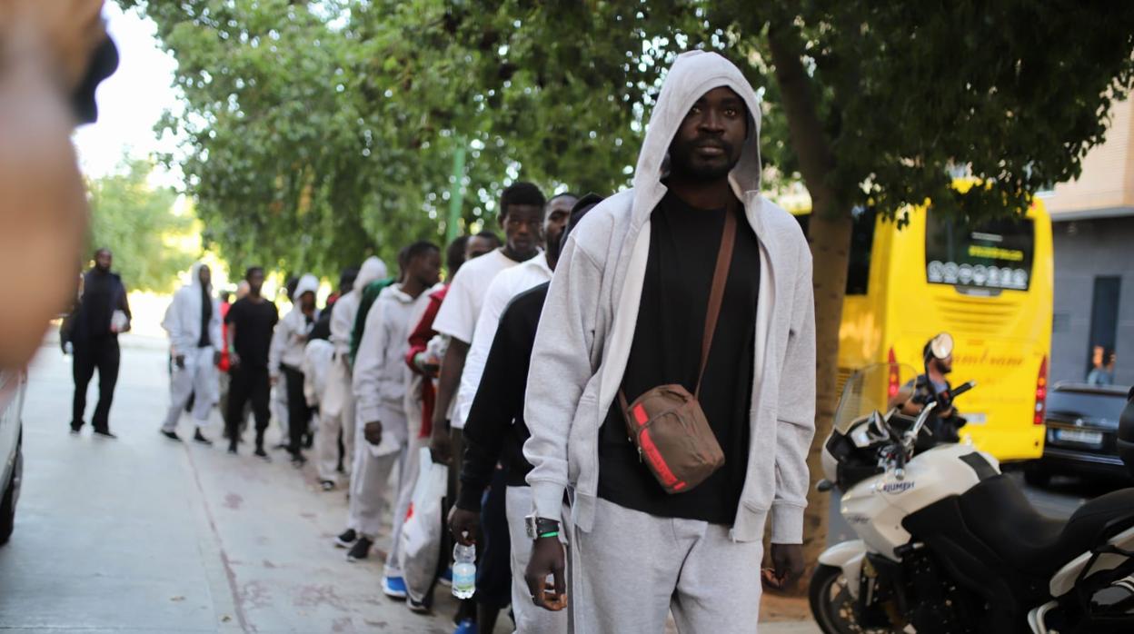 Llegada de inmigrantes a Vistalegre en la tarde de ayer