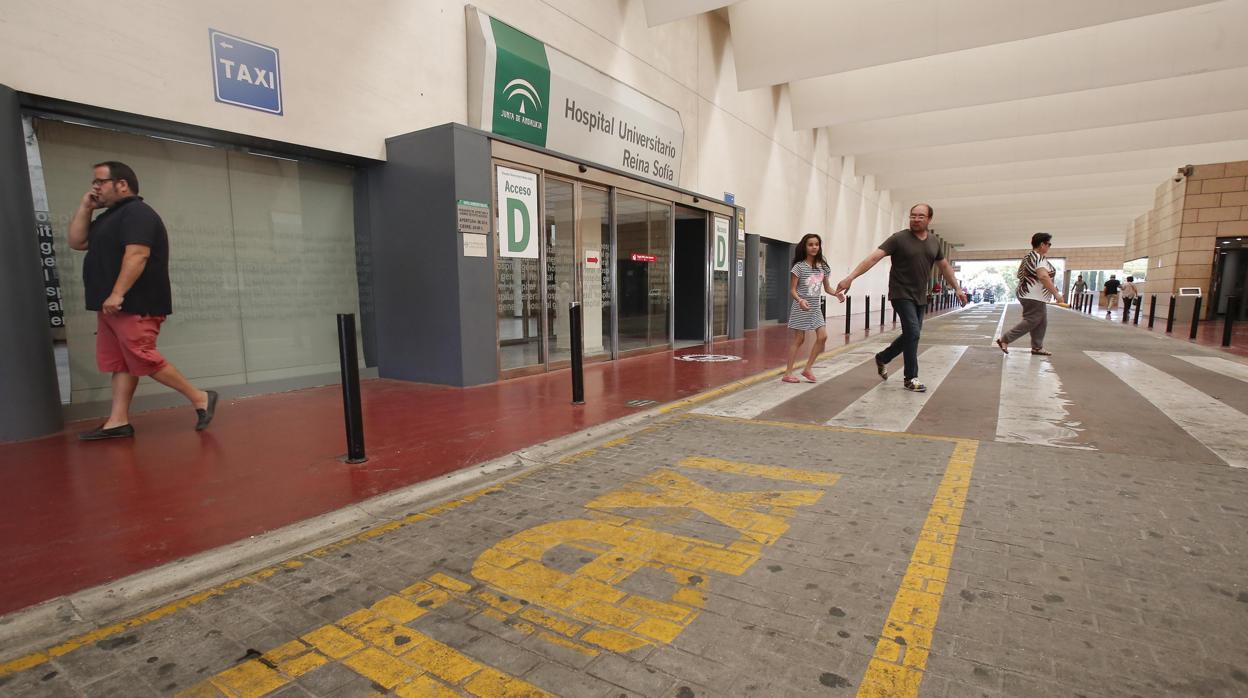 La parada de taxis del Reina Sofía vacía