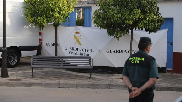 La Guardia Civil de Córdoba investiga el hallazgo de un cadáver en una pedanía de La Carlota