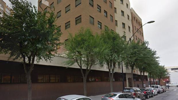 Internan 17 meses a un menor de Granada que hirió a su madre tras quedarse sin internet