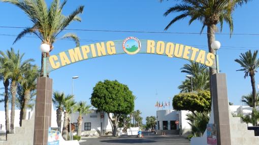 Entrada del camping Roquetas de la localidad almeriense con la que comparte nombre