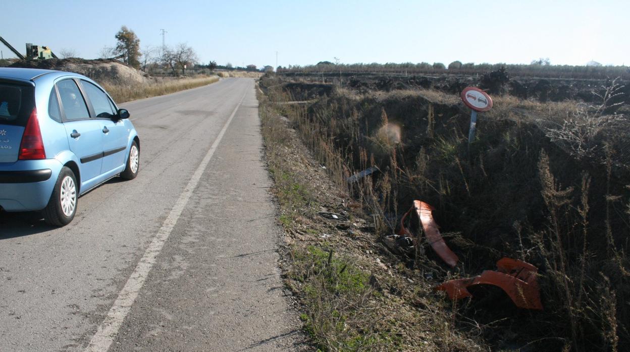 Carretera de acceso a Moriles