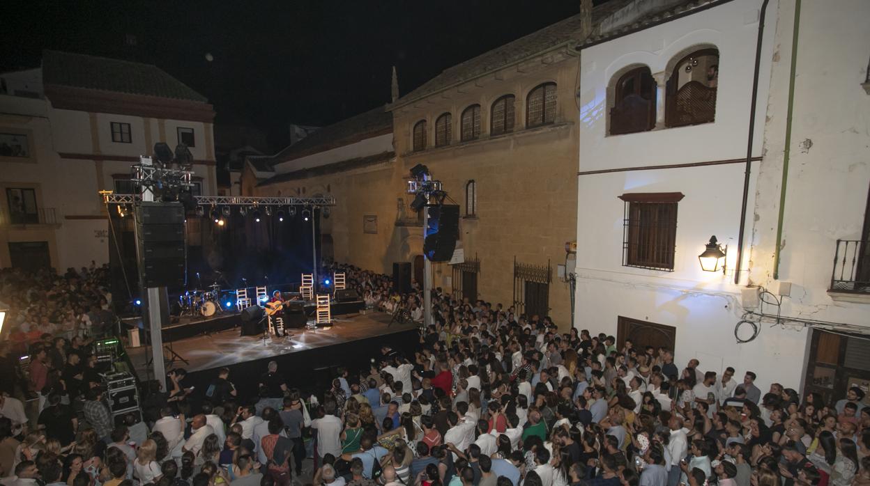 Actuación de Diego Carrasco en la Plaza del Potro