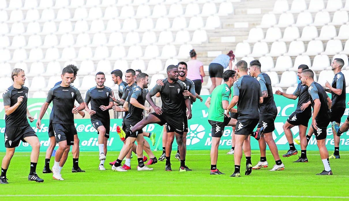 La plantilla del Córdoba CF en el último entrenamiento de este inicio de temporada