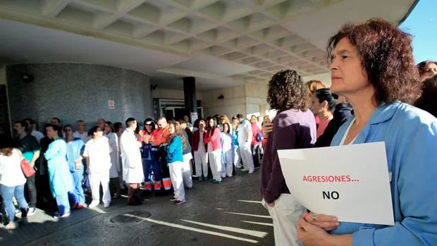 El personal sanitario, una profesión de alto riesgo en Málaga