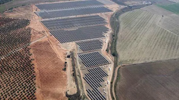 Luxcara y Grupotec invertirán en Espejo 50 millones de euros en una planta solar de 45 megawatios