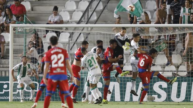 Córdoba CF | Los números llevan a Stefanovic a otra reválida