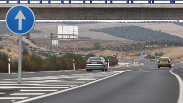 Dos personas heridas a causa de un accidente de tráfico en Villafranca de Córdoba