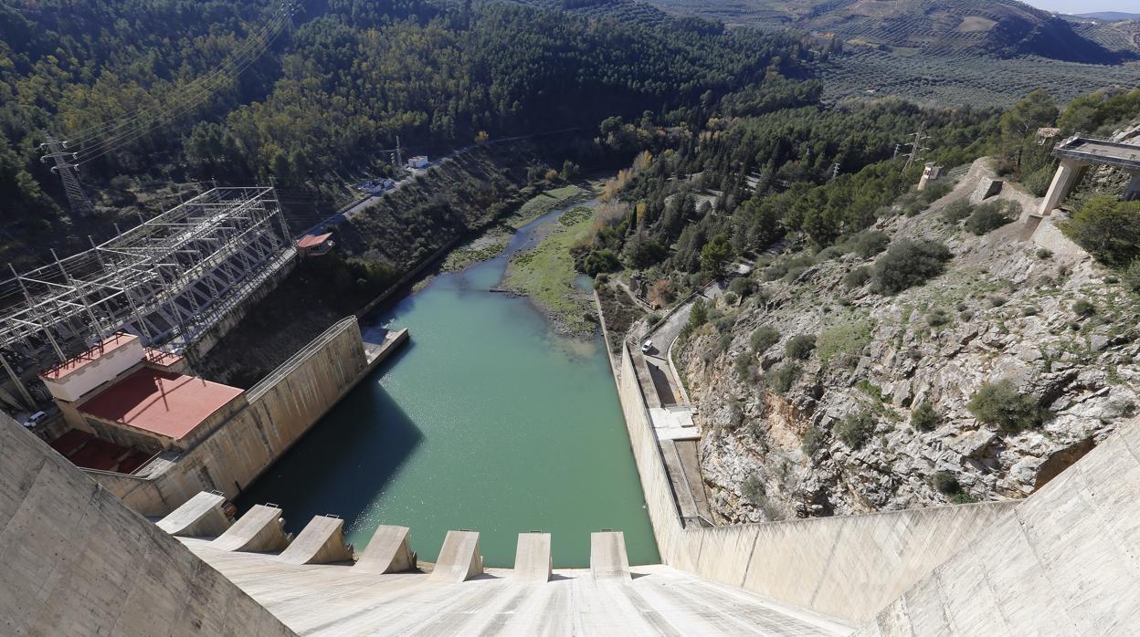 Embalse de Iznájar, donde hay almacenados 259,950 hectómetros cúbicos de agua