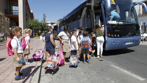Los libros de texto se encarecen un 4,2% en la vuelta al cole en Córdoba