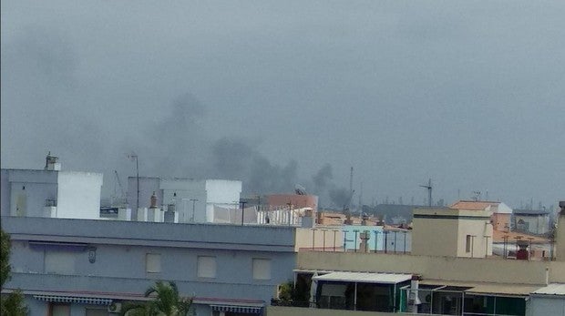 Declarado un incendio en la Refinería de Cepsa en Huelva