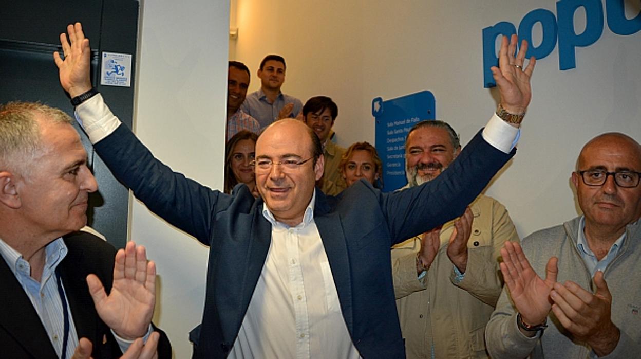 Sebastián Pérez, tras ser reelegido presidente del PP de Granada en el congreso anulado