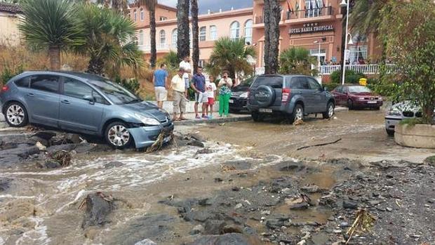 Dos trombas de agua caídas en Almuñécar y La Herradura provocan numerosas incidencias