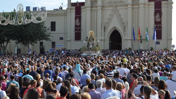 Multitudinaria procesión de la Virgen de Regla