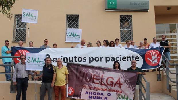 Acusan a la Junta de convertir los centros de salud de Málaga en «un McDonald»