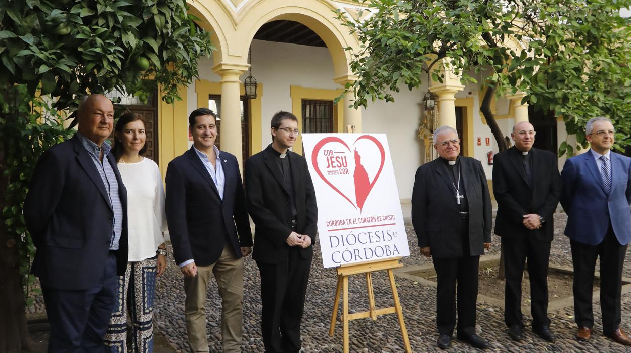 El obispo y los organizadores del Año Jubilar, en la presentación