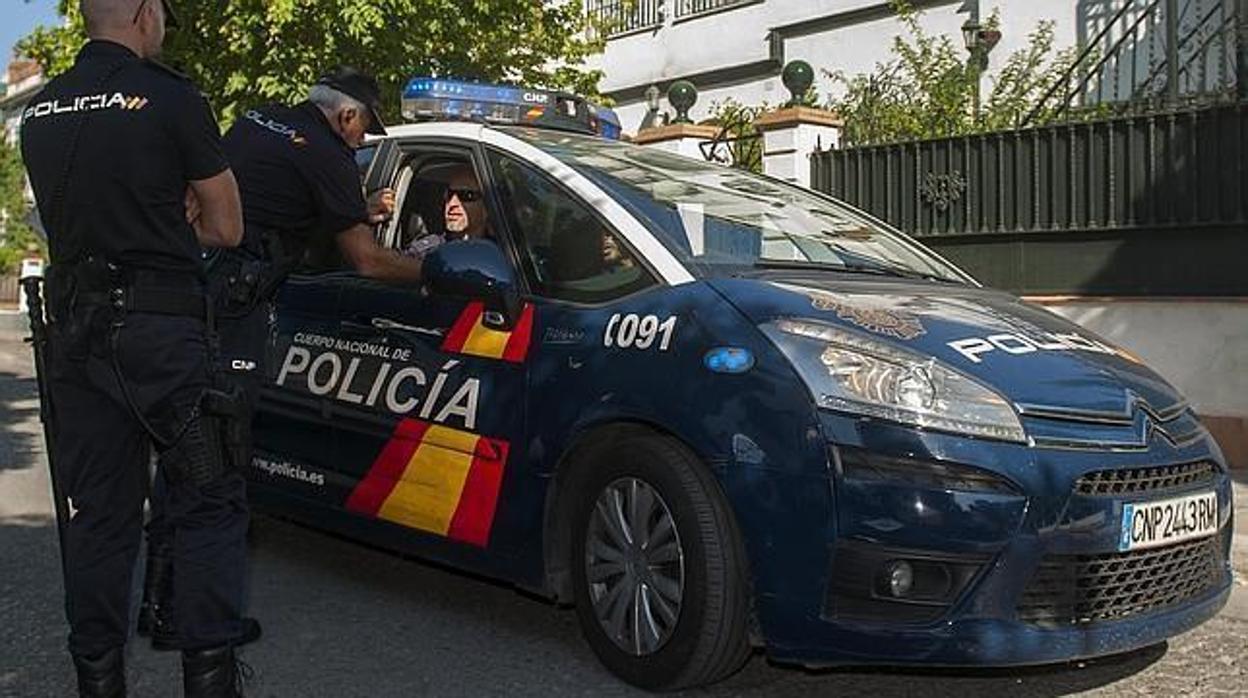 Agentes de la Policía Nacional