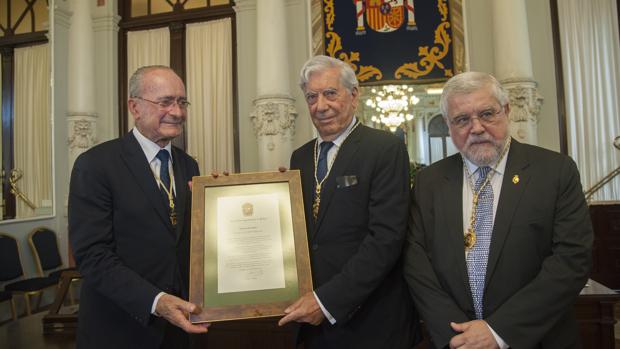 Vargas Llosa resalta la «transformación prodigiosa» de Málaga