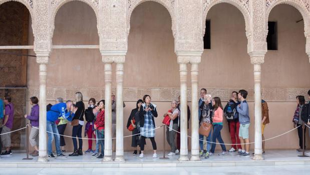 Las agencias de viajes suspenden la manifestación en la Alhambra