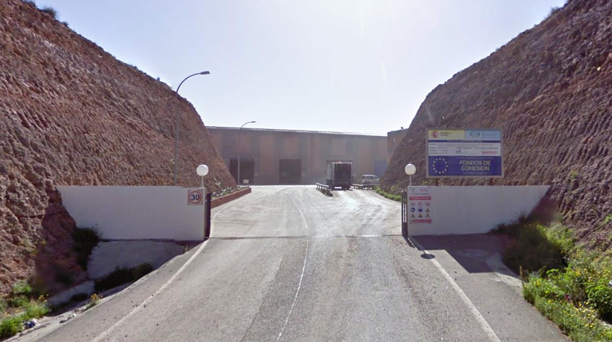 La entrada al vertedero de Gádor, en Almería