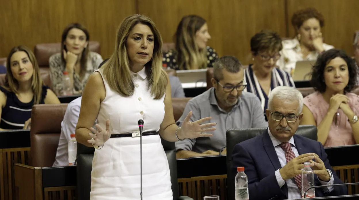 Susana Díaz, en la sesión de control al gobierno andaluz, en el Parlamento de Andalucía