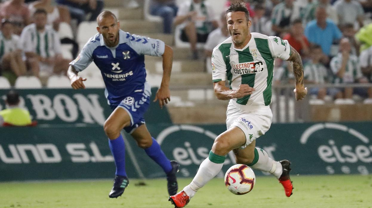 Federico Piovaccari durante el partido que enfrentó al Córdoba CF con el CD Tenerife