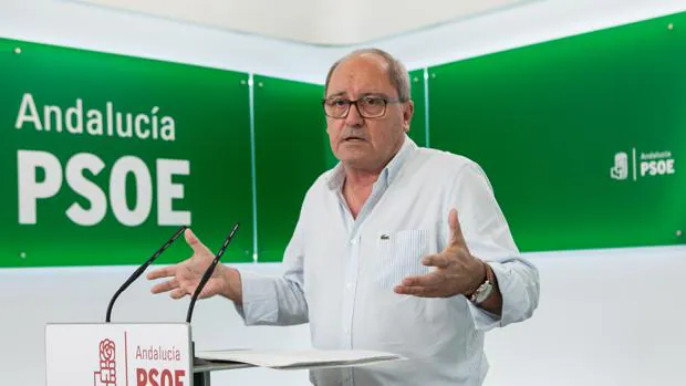 El PSOE culpa a la oposición de crear «incertidumbre» en torno a la fecha de las elecciones en Andalucía