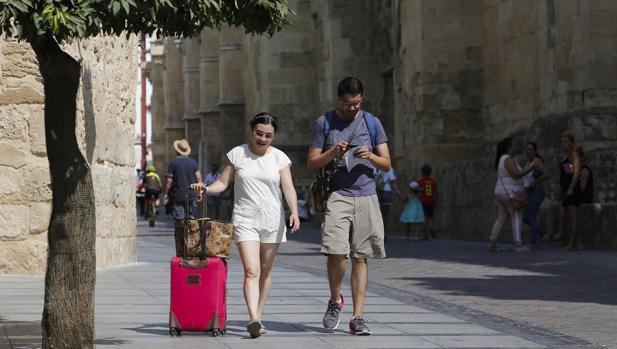 Airbnb borra 18.000 anuncios de pisos turísticos ilegales en Andalucía