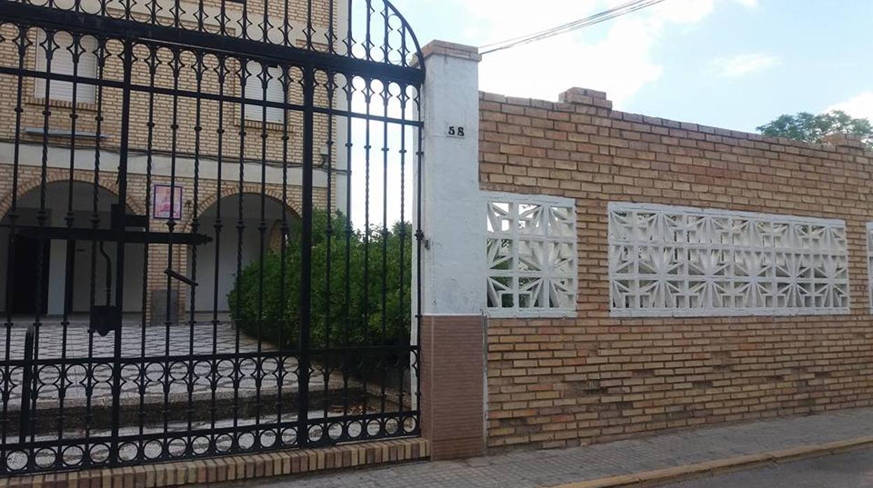 Edificio en el que se había proyecto el centro de menores extranjeros en Puente Genil